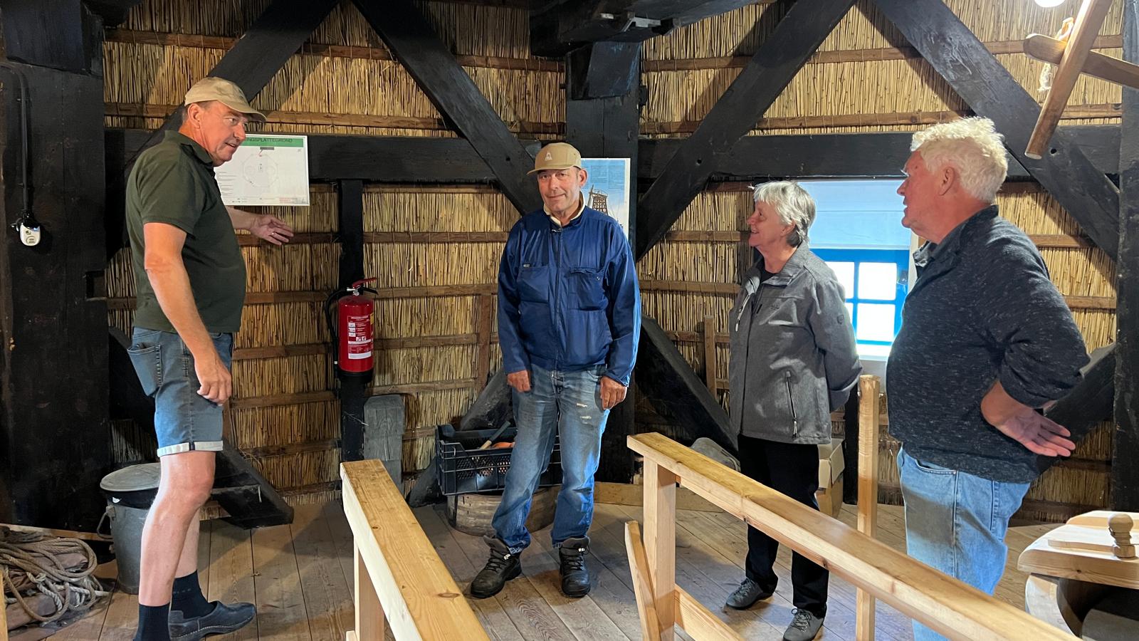 Uitleg van de molenaar tijdens de Open Monumentendag.